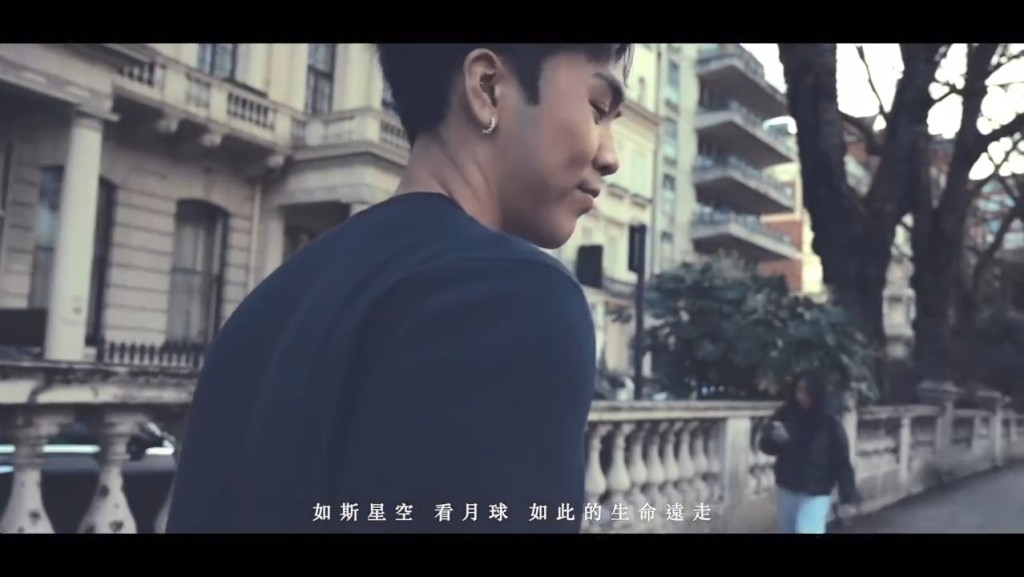 伍富橋說:「因為個故事唔係甜到漏嗰隻,有啲悲傷咁佢就接受到,佢話太過sweet自己唔會想做。」 伍富橋說:「因為個故事唔係甜到漏嗰隻,有啲悲傷咁佢就接受到,佢話太過sweet自己唔會想做。」