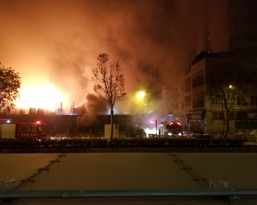 白田壩街地盤四級火燒足七個鐘大致救熄。Chi Ho Ko圖片