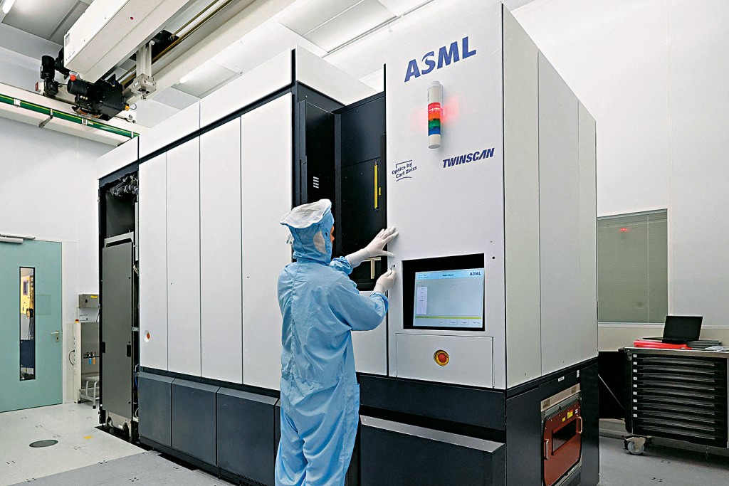 荷蘭阿斯麥（ASML）的DUV光刻機。