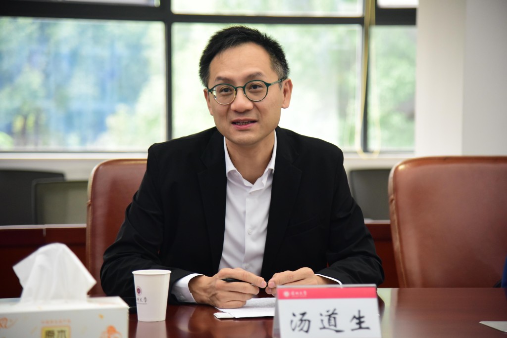 特首政策组专家组成员，腾讯高级副总裁汤道生。深圳大学图片