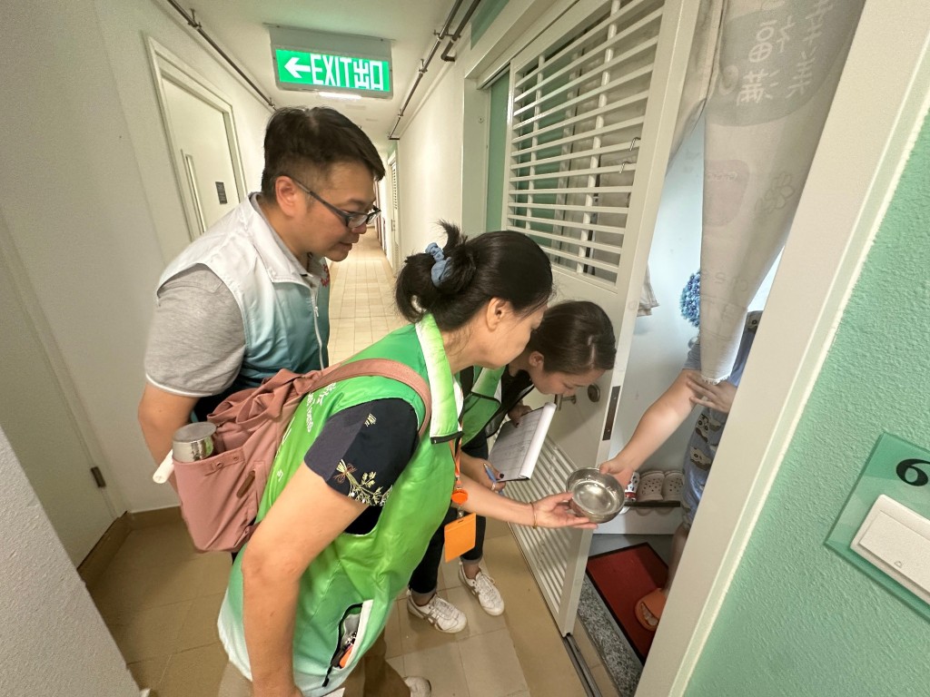 大部分住戶反映水質在加強清洗水缸後及加裝過濾網後已有顯著改善。 大部分住戶反映水質在加強清洗水缸後及加裝過濾網後已有顯著改善。