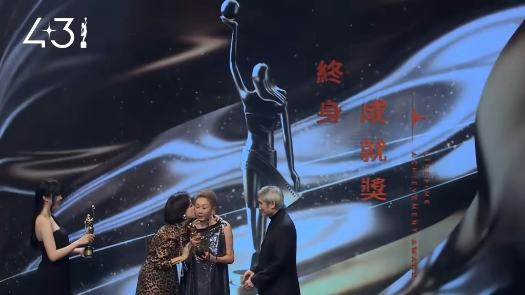 林青霞笑稱自己與他們夫妻倆非常有緣。 林青霞笑稱自己與他們夫妻倆非常有緣。