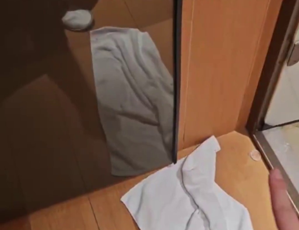 女租客指酒店浴巾掉落用過避孕套。