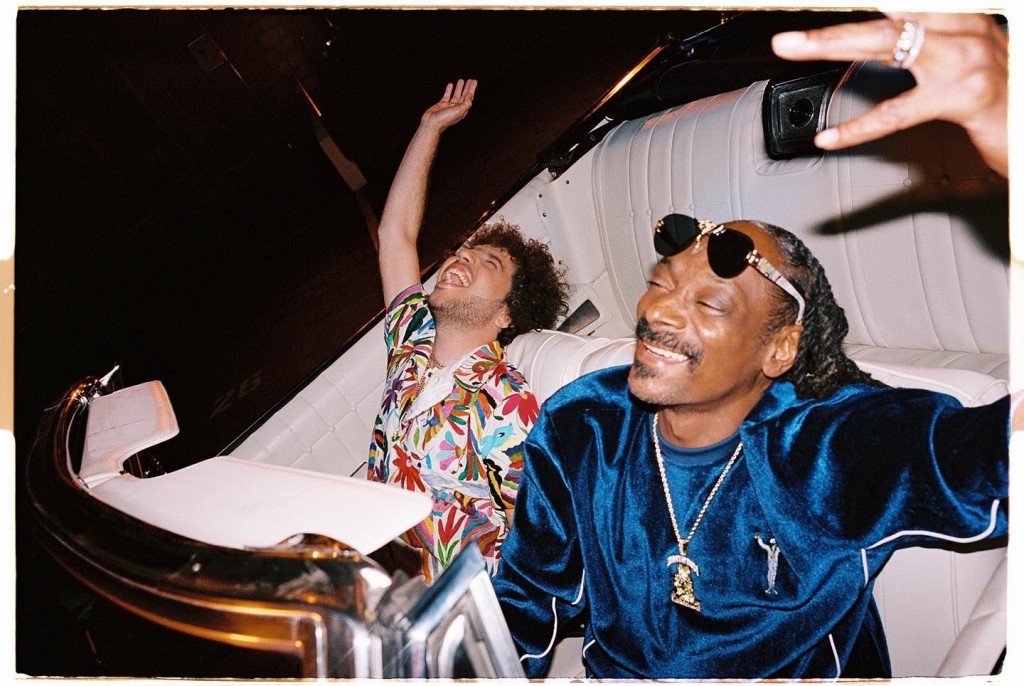 Benny Blanco曾與美國饒舌歌手Snoop Dogg合照。