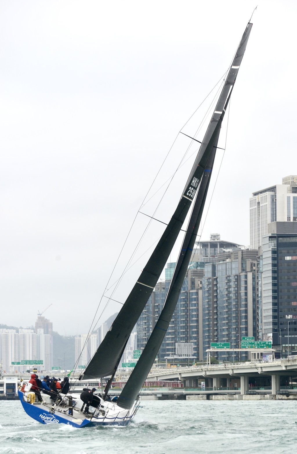 「Happy Go號」作為上屆冠軍開啟衛冕征程。楊功煜攝