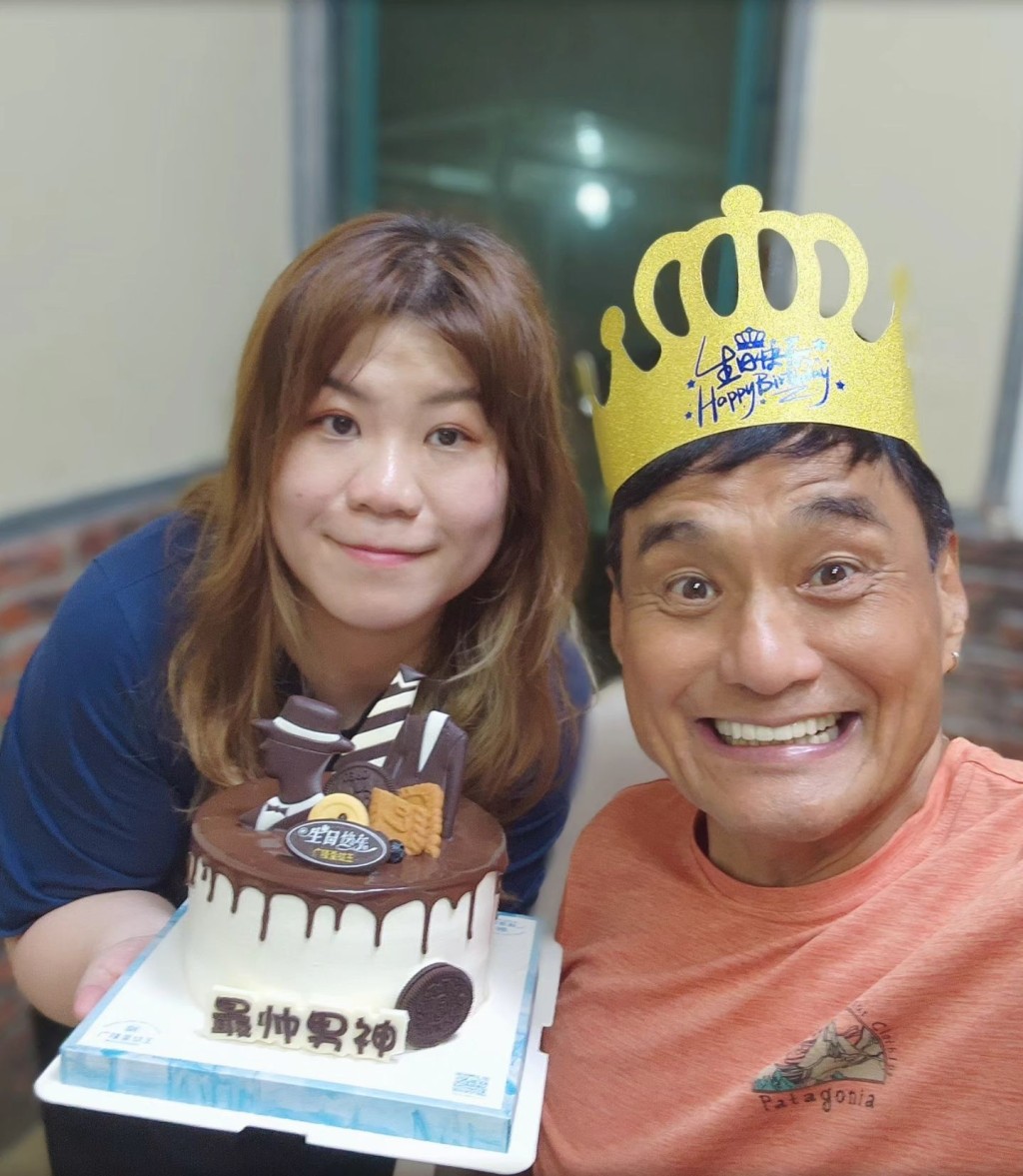 鍾凱琪為王俊棠補祝上月生日。