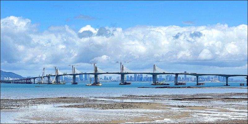 金門大橋是台灣第一座跨海大橋。