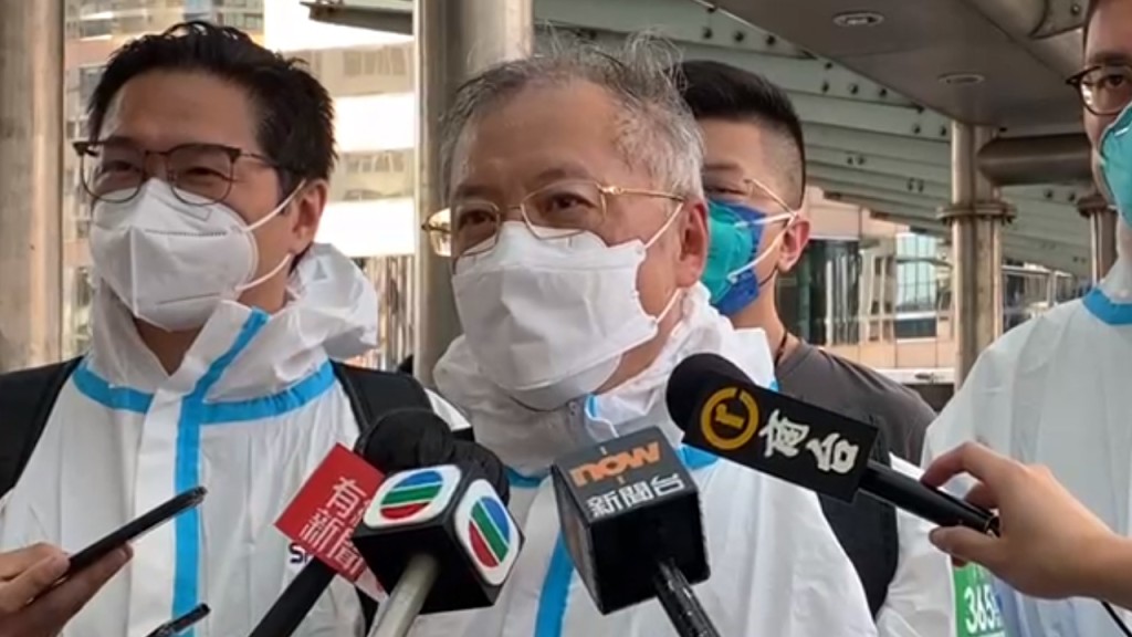 張宇人今日於中環出席防疫活動後見記者。