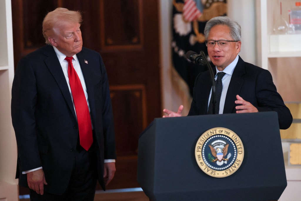 特朗普與輝達行政總裁黃仁勳關係密切。路透社 特朗普與輝達行政總裁黃仁勳關係密切。路透社