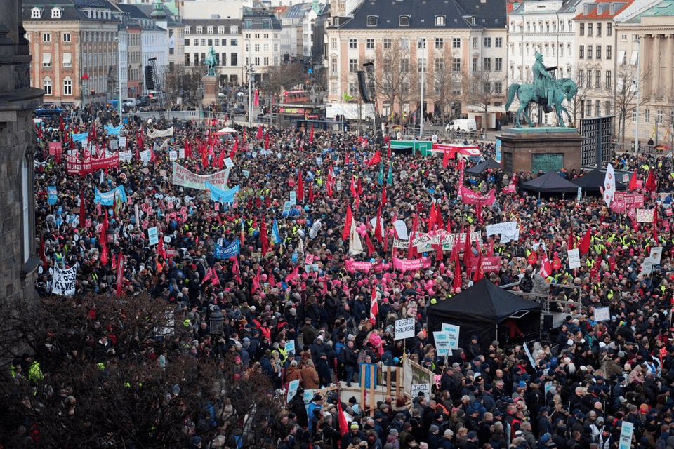 過去數周，當地大批民眾在首都哥本哈根上街示威。路透社
