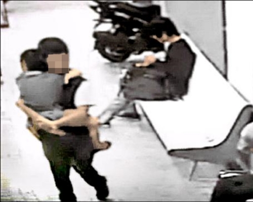 智障男向八歲男童口交七次。網上圖片