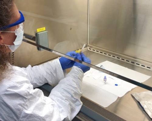 FBI稱外國黑客試圖竊取疫苗研究成果。 AP資料圖片