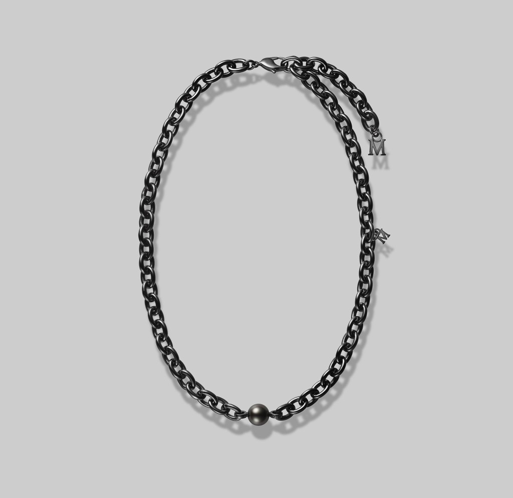 PASSIONOIR純銀項鏈(Japanned Noir)配黑南洋珍珠/$33,800。