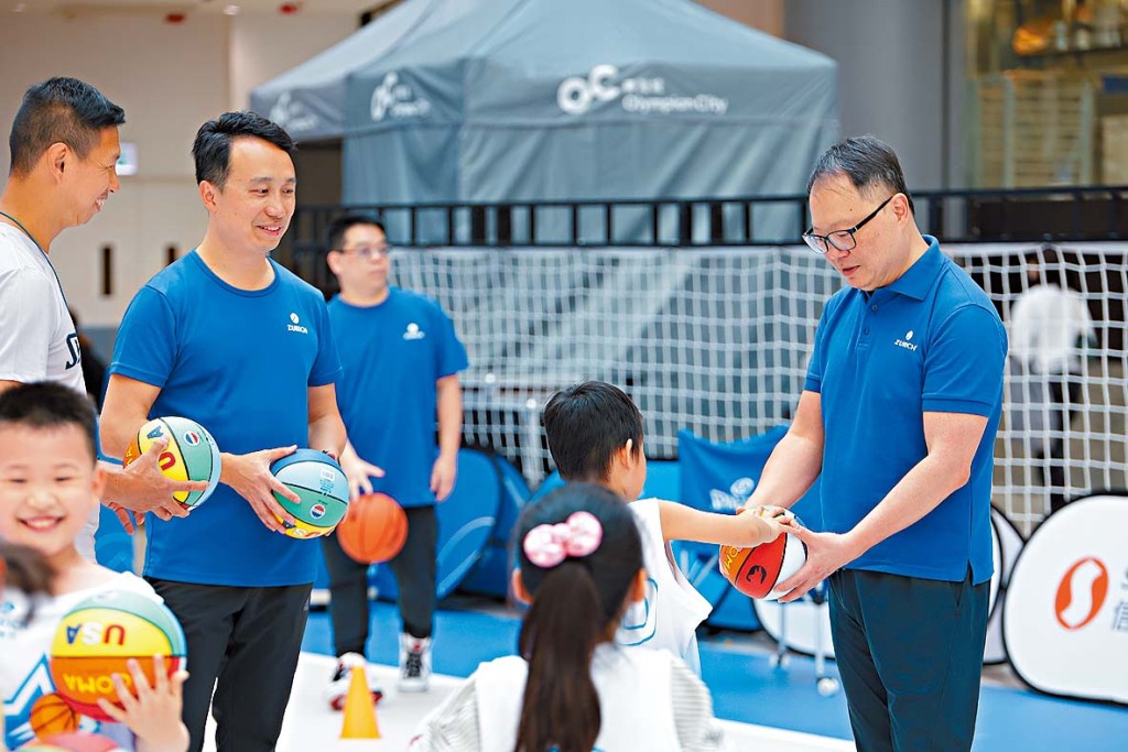 ■蘇黎世保險（香港）亦舉辦「兒童籃球體驗營」，培養基層家庭兒童對籃球的興趣。