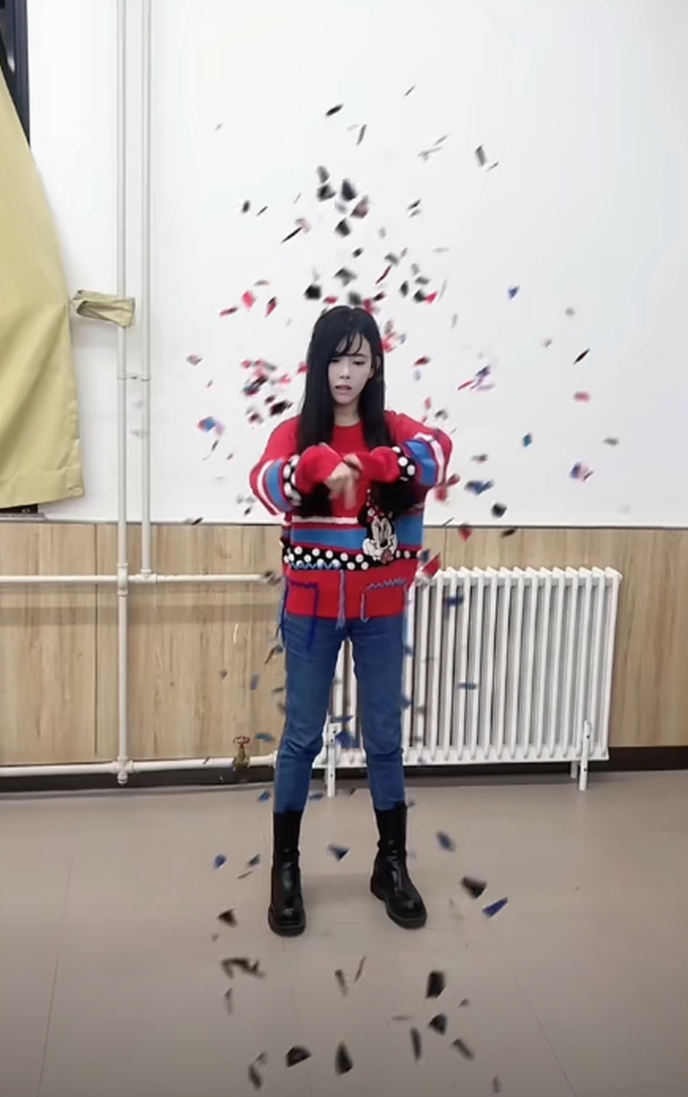 AI仙氣女神，北航副教授何靜。