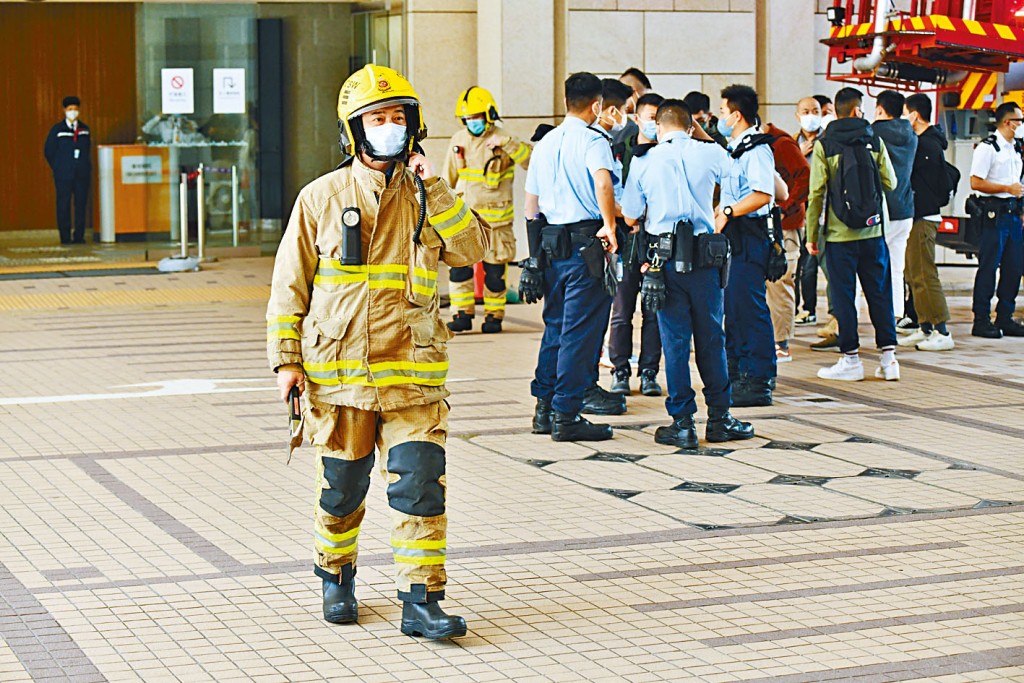 西九法院警鐘誤鳴，消防及警員到場了解。
