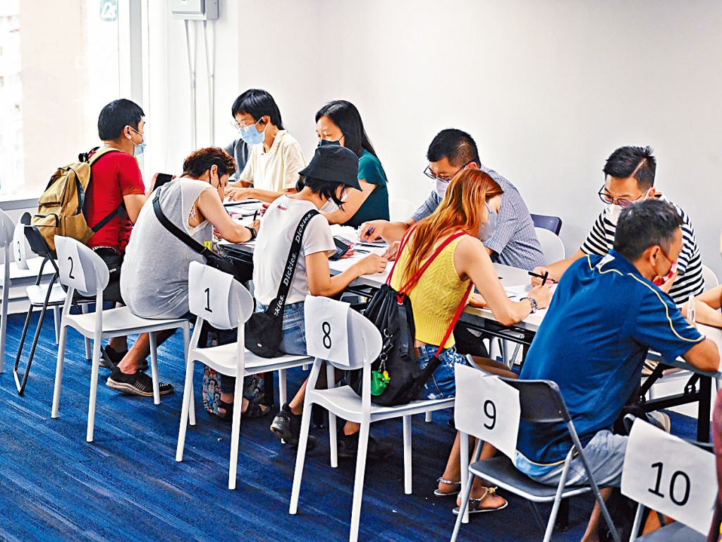 市民除了到旺角消費券計畫秘書處辦理申述，亦可透過郵寄、電郵等申述。