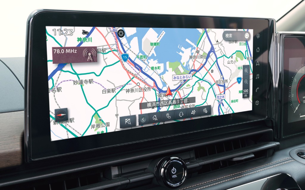 內置360度環迴閉路電視，並支援Apple CarPlay介面。