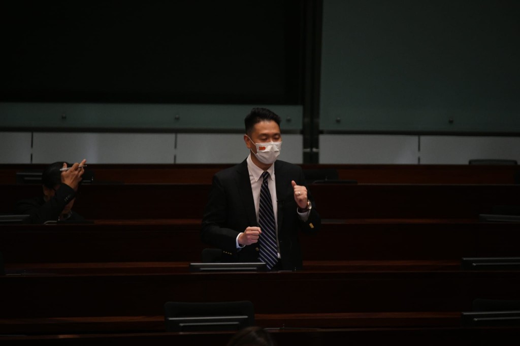 民建聯議員何俊賢建議增撥資源,防止警察及其家人等受襲。