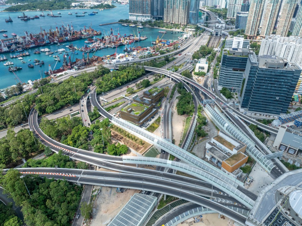 西面出入口連接油麻地交匯處,來往油麻地、香港(西)、大角咀、葵涌及尖沙咀等。路政署提供 西面出入口連接油麻地交匯處,來往油麻地、香港(西)、大角咀、葵涌及尖沙咀等。路政署提供