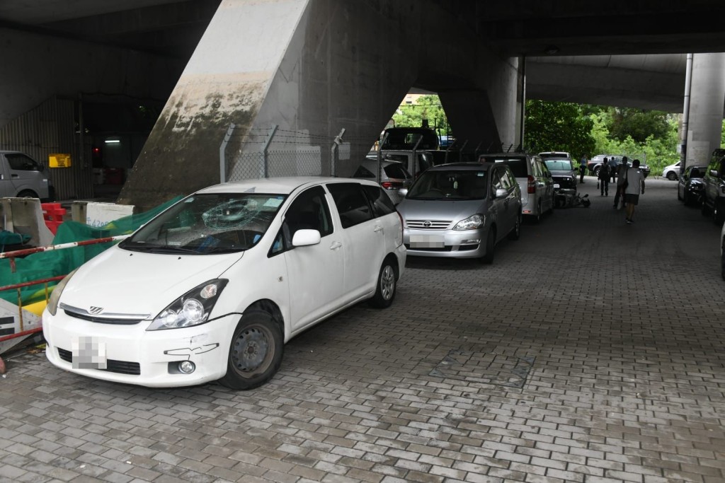 多車被刑毀。丁志雄攝