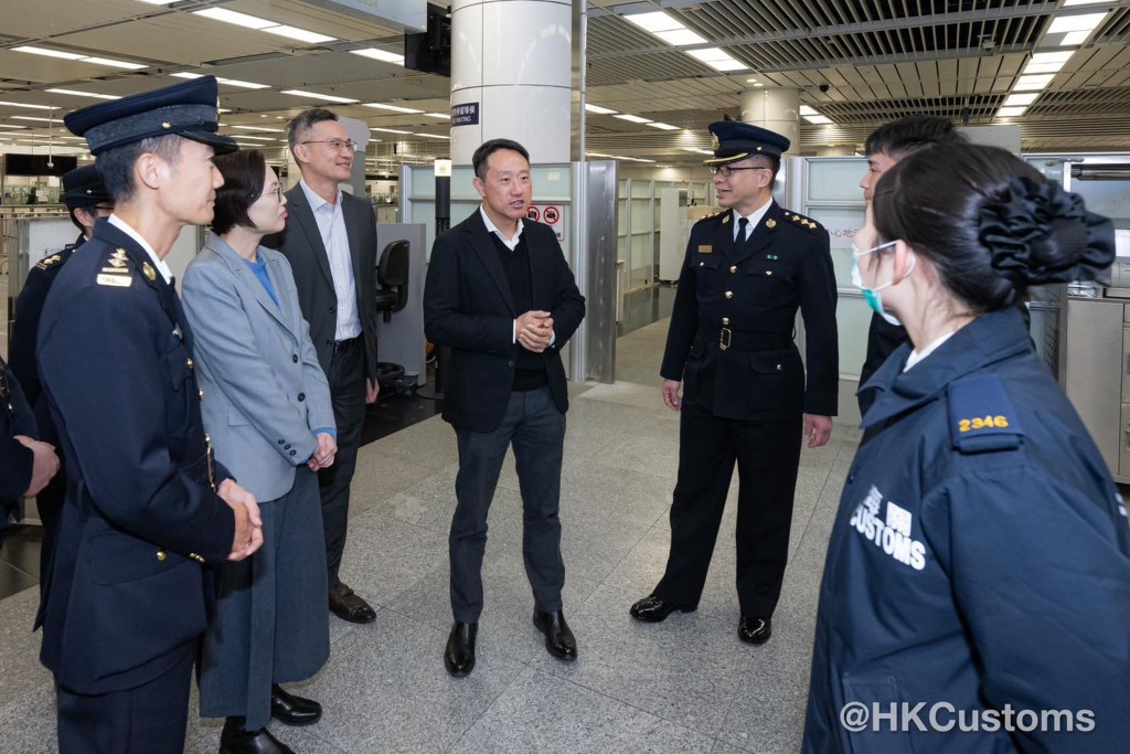 陳子達表示,「在所有通關的環節,凡是可以便利商界的,我們都會去想」。 陳子達表示,「在所有通關的環節,凡是可以便利商界的,我們都會去想」。