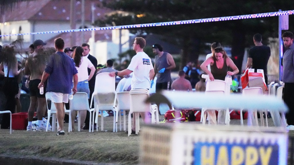 悉尼邦迪海灘槍擊案中，已釀成最少12人死亡。美聯社