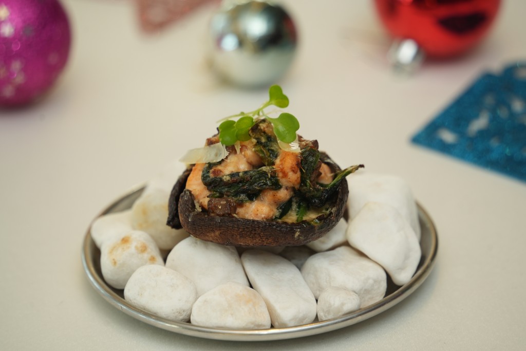 三文魚菠菜焗啡菇 惹味鮮美