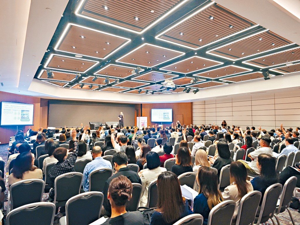 「香港好物節」今年新增專題培訓講座及一對一專業顧問諮詢服務，由網絡營銷專家根據個別港商產品特色，建議合適及精準的電商策略。