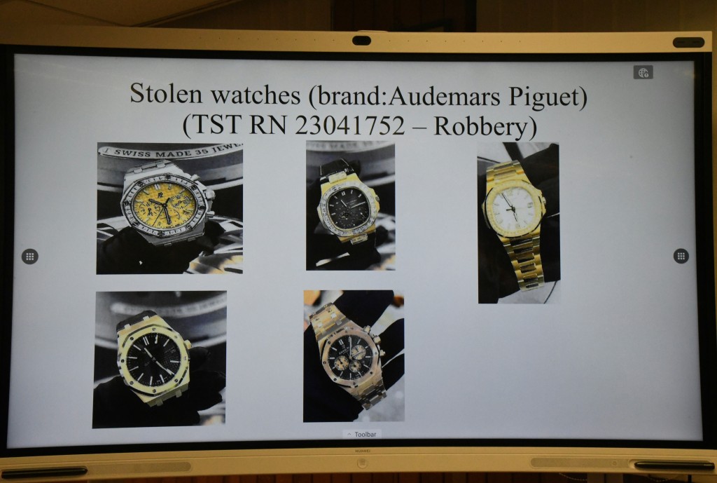 警方展示損失的11隻愛彼名錶圖片。徐裕民攝