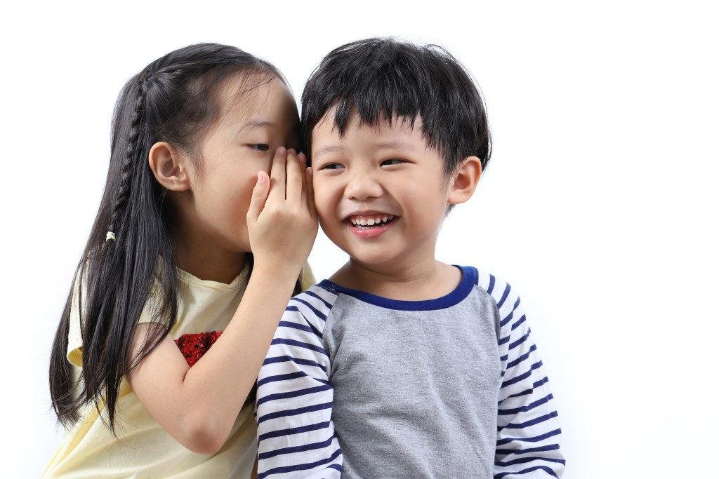 假設小朋友語言發展正常，大約四至五歲後便要減少說「BB話」。