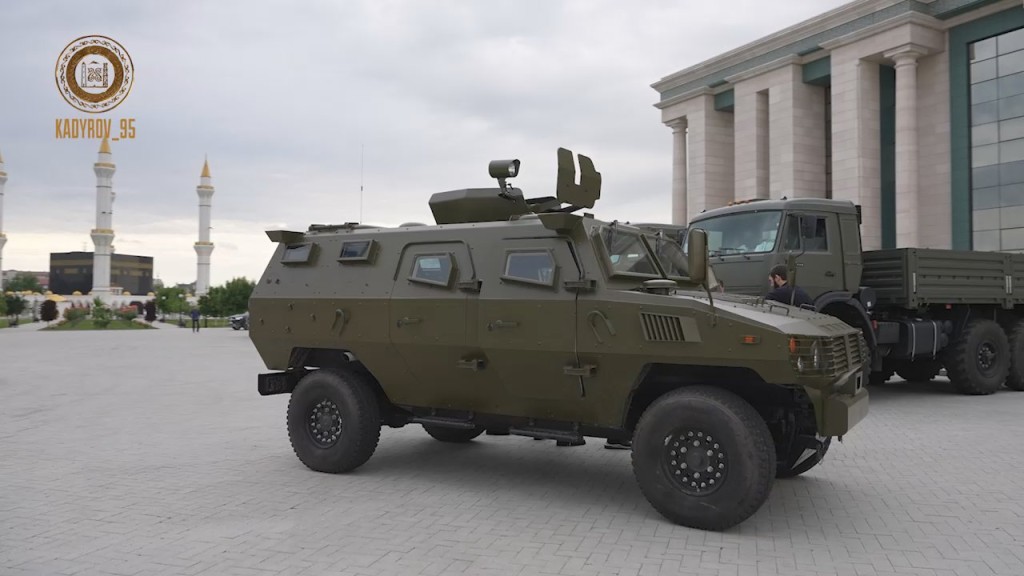 车臣展示中国制装甲车，表示将投入乌克兰战斗。