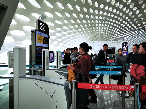 深圳機場使用的華為設備。