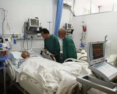 湖南一名77歲退休鄉村醫生在生命將走到終點時提出捐獻遺體，為醫療事業作出最後的貢獻。 網圖