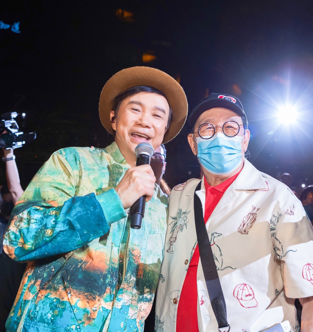 不少圈中好友現身觀眾席支持，如胡楓。