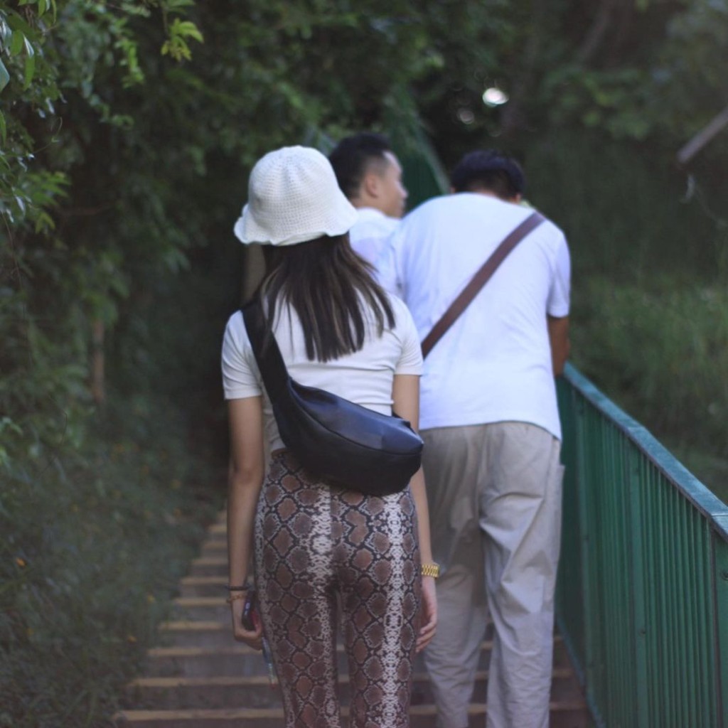 陳凱詠跟家人趁中秋去行山。