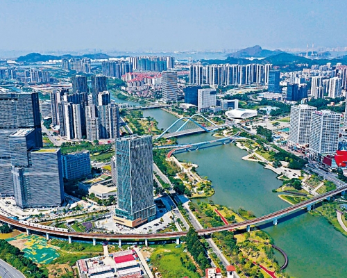 ■南沙来往香港交通便捷，疫情前由香港乘坐高铁前往庆盛站只需三十五分钟。