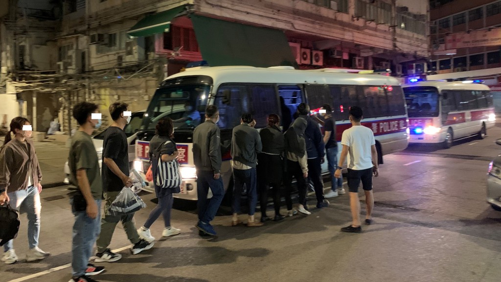警方拘捕一批賭客。