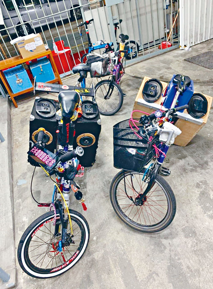屯門警方截獲的單車,違法加裝大喇叭播勁歌。