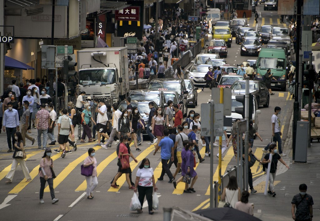 自動交通執法系統計畫在皇后大道中進行同樣試驗,當局指將另行諮詢中西區議會。