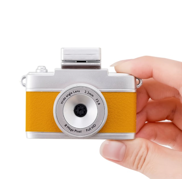 為了慶祝,3COINS日本特別為長期熱銷「迷你相機」獨家打造香港限定配色「晨曦色」 為了慶祝,3COINS日本特別為長期熱銷「迷你相機」獨家打造香港限定配色「晨曦色」