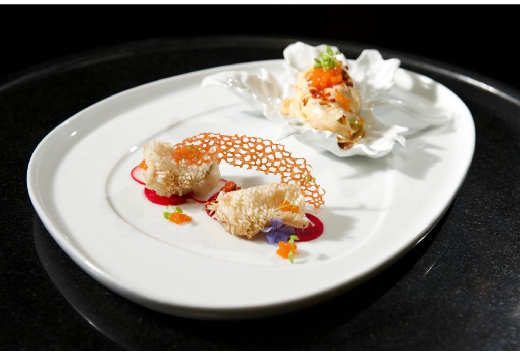 「五彩斑斕油潑麵」