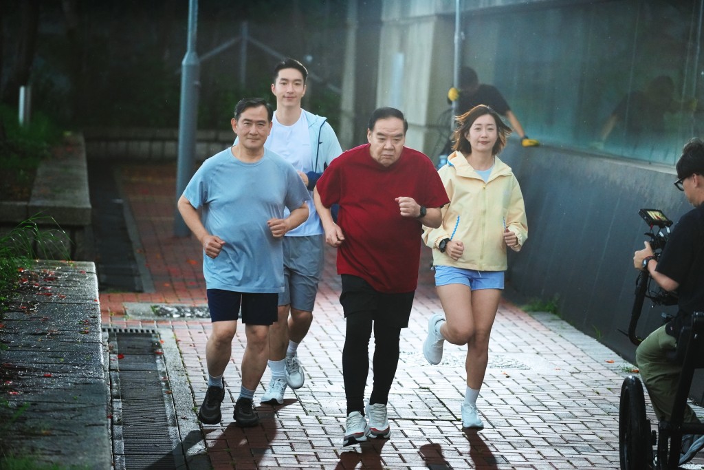 鄭則仕跑步一年增肌不減磅。