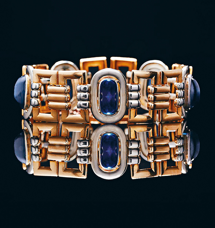 白金及黃金鑲嵌藍寶石及鑽石手鐲，約在1928年至1930年期間出品。（倫敦私人藏品）