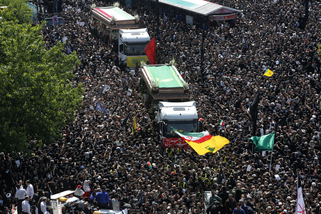 伊朗為萊希等墜機遇難者舉行葬禮。美聯社