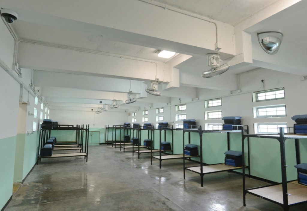 　監獄環境沒有因反對派權貴入獄變差，若然有人投訴，自然要作出處理。資料圖片