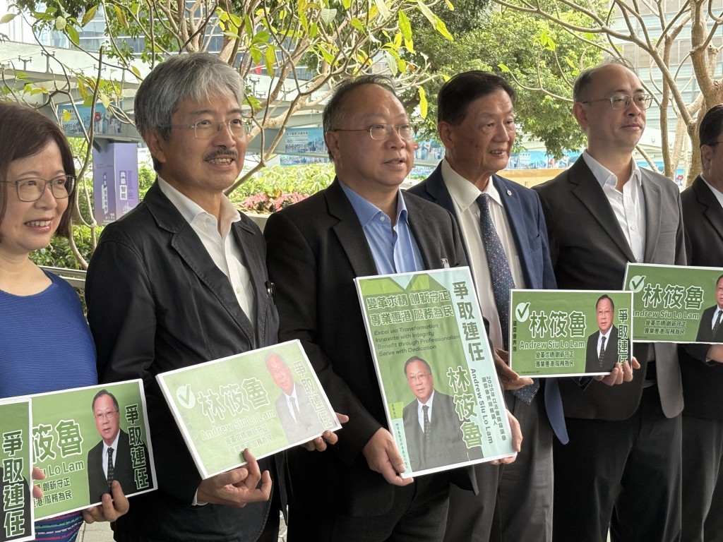 他亦主張透過科技壓縮行政程序,降低經營成本。 他亦主張透過科技壓縮行政程序,降低經營成本。