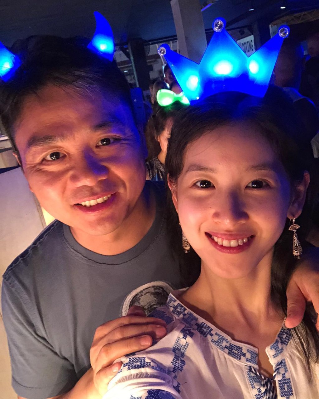 「奶茶妹」章澤天嫁予京東劉強東，最新憑擁約$653億港元資產登上胡潤清華校友榜第三位。Instagram