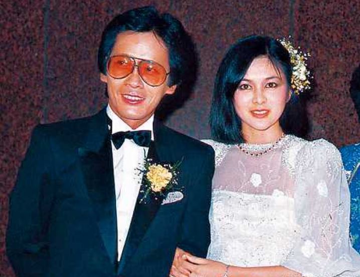 關之琳於1981年閃婚嫁相識兩個月、年差17載的富商王國旌，惜婚姻只維持九個月便結束。（網上圖片）