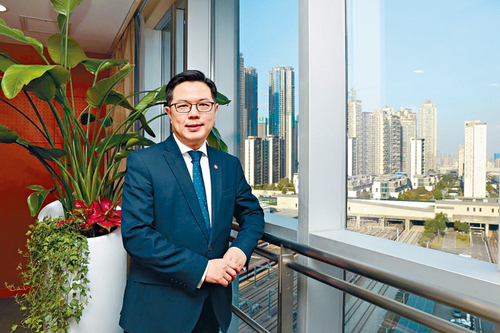 黃琨暐服務港鐵21年。